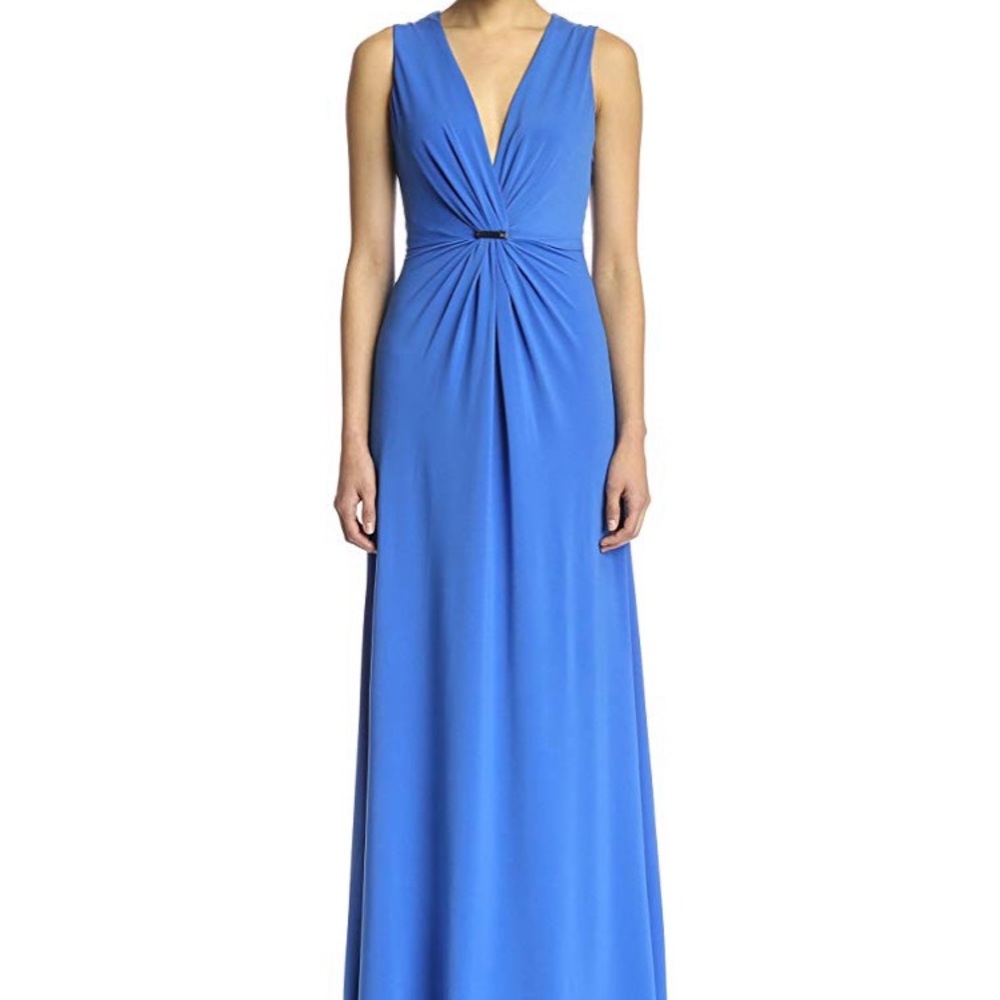 Halston - Sl Deep V Neck Gown W Twist Front Drape